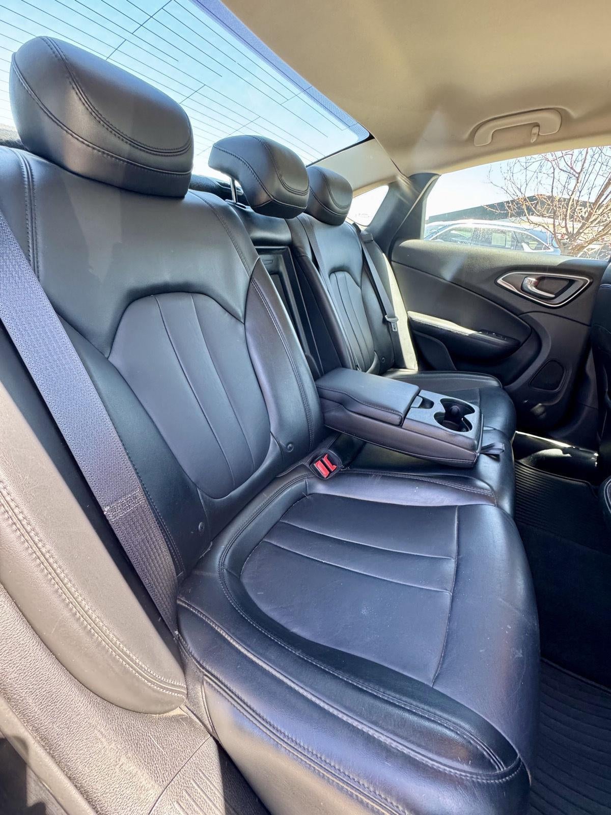 2017 Chrysler 200 Limited Platinum
