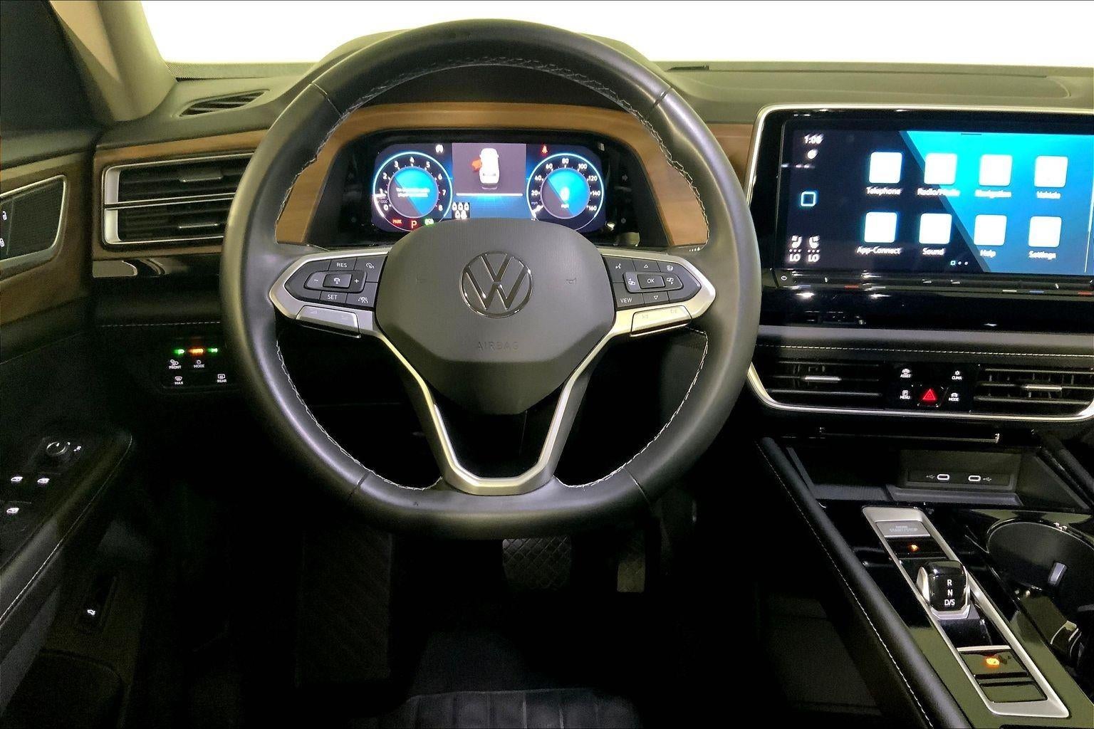 2024 Volkswagen Atlas 2.0T SE w/Technology