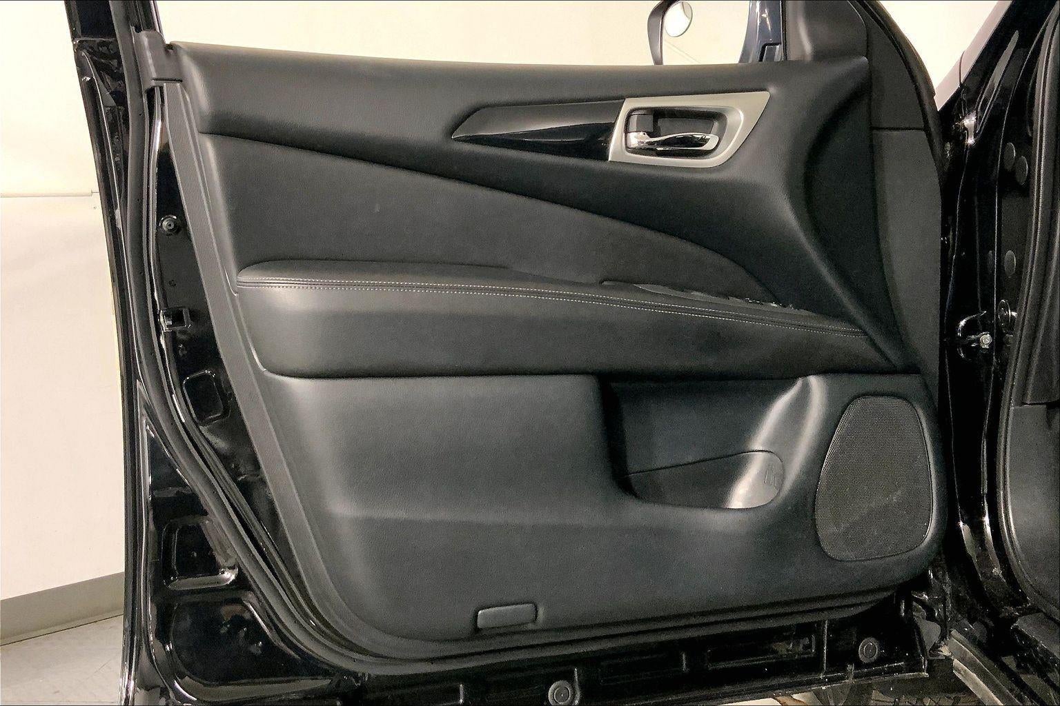 2020 Nissan Pathfinder S