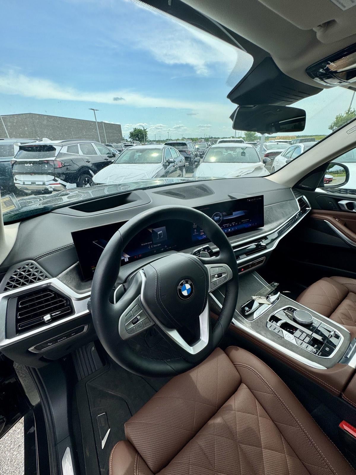 2025 BMW X7 xDrive40i