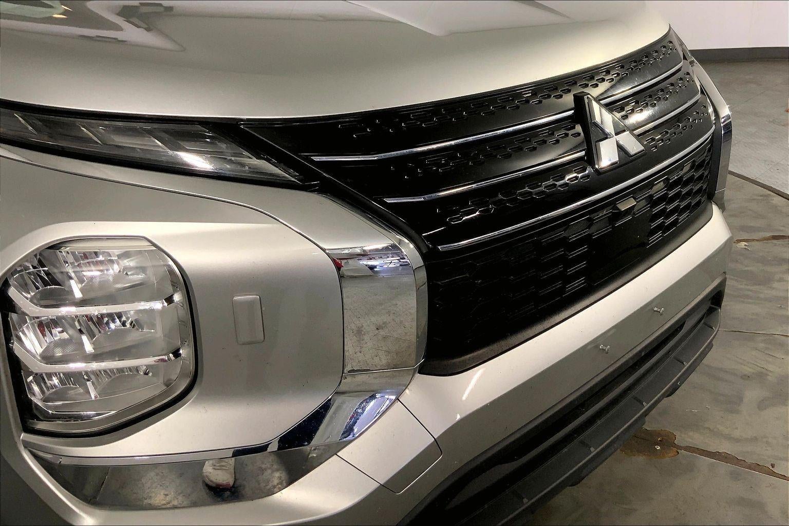 2022 Mitsubishi OUTLANDER ES