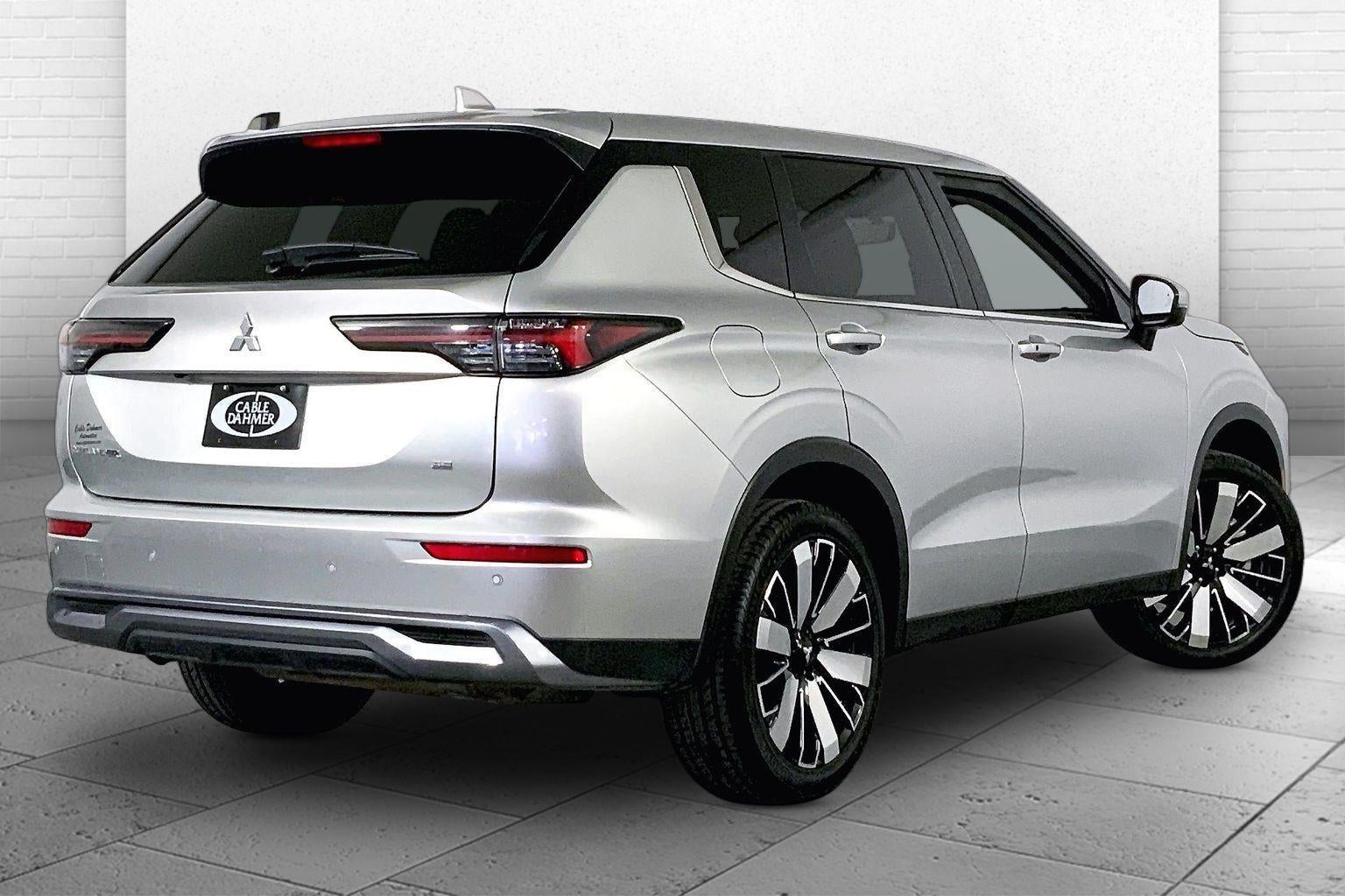 2025 Mitsubishi Outlander SE