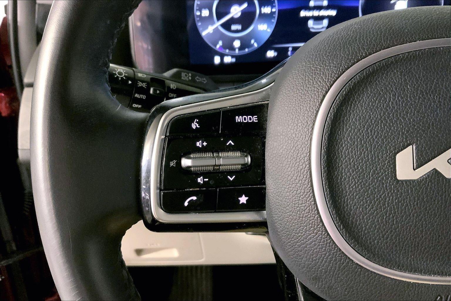 2023 Kia Carnival SX