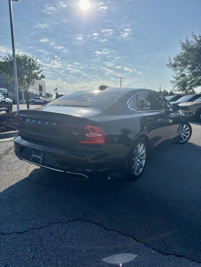 2017 Volvo S90 Momentum