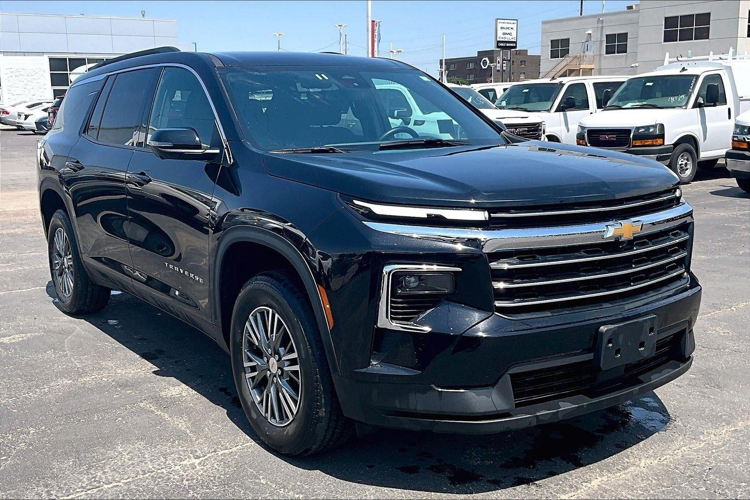 2024 Chevrolet Traverse LT