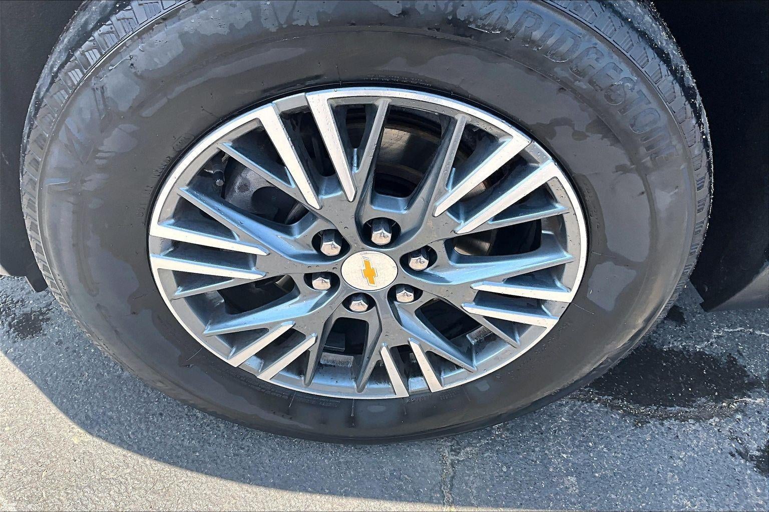2024 Chevrolet Traverse LT