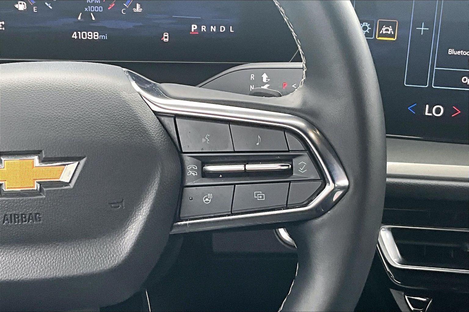 2024 Chevrolet Traverse LT