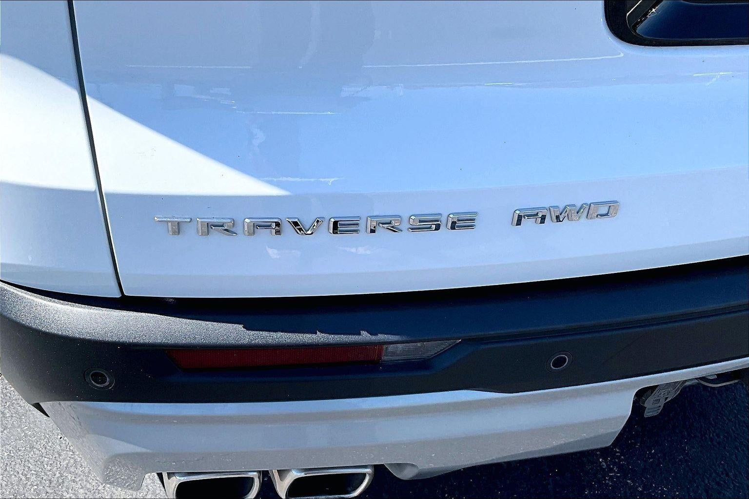 2025 Chevrolet Traverse LT