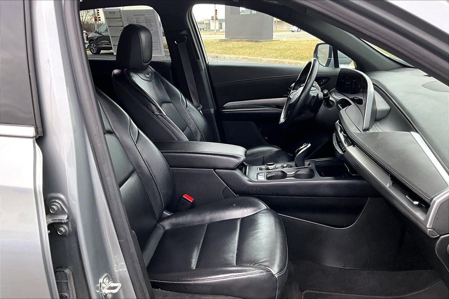 2024 Cadillac XT4 Premium Luxury