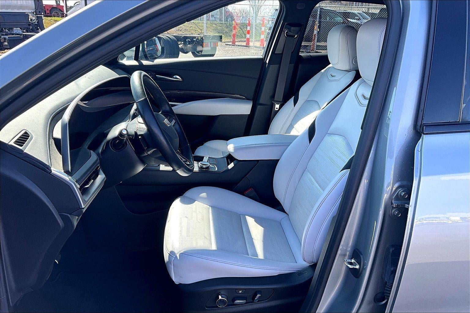 2024 Cadillac XT4 Sport