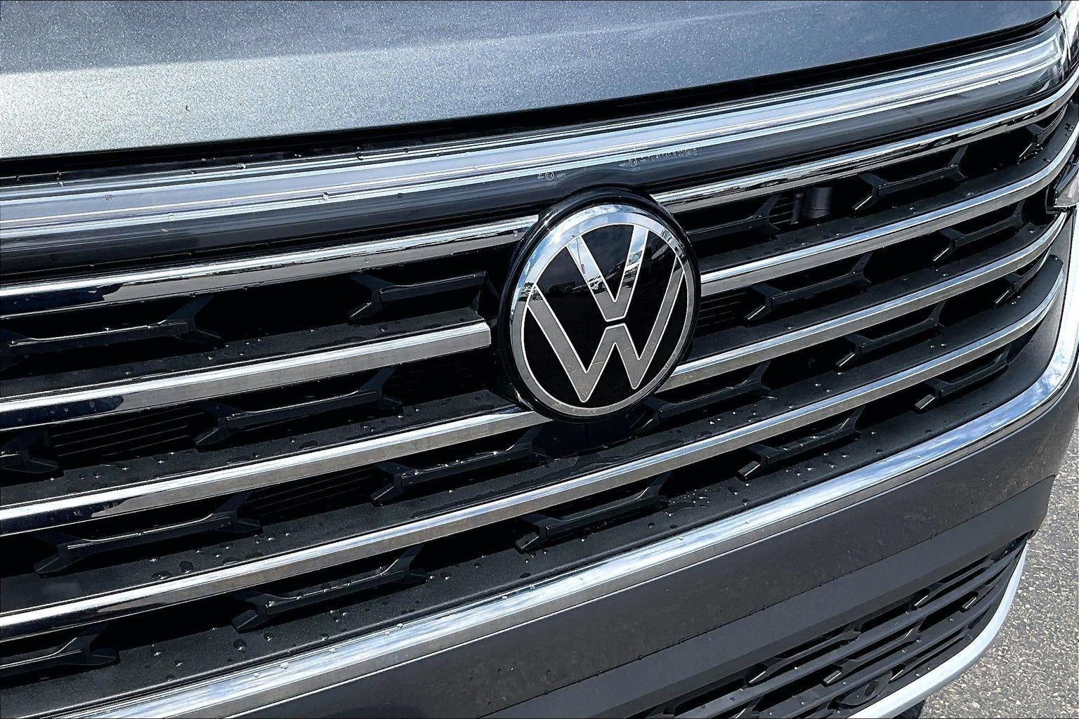 2025 Volkswagen Atlas 2.0T SE w/Technology