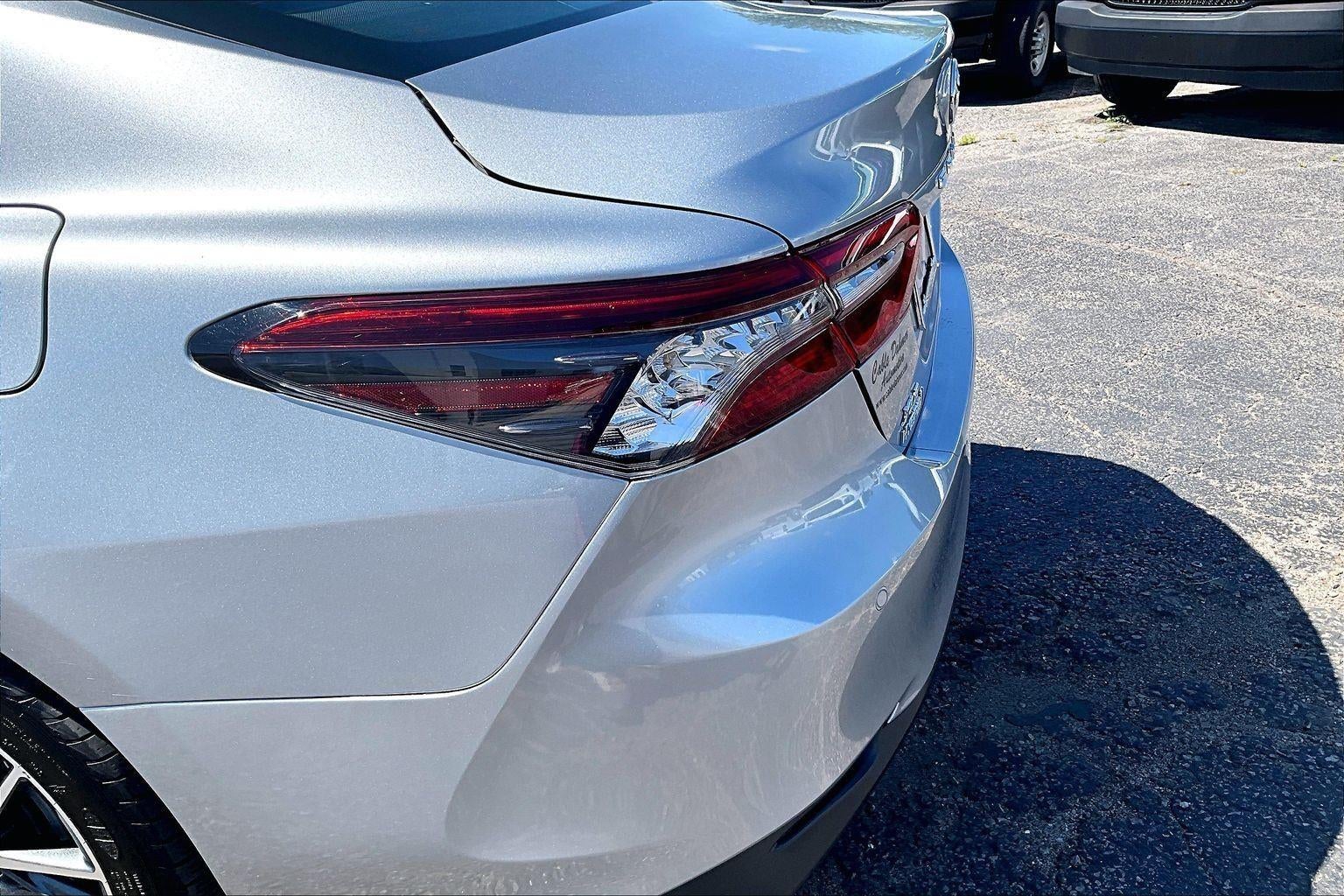 2021 Toyota Camry Hybrid XLE