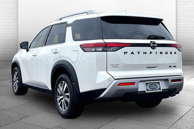 2022 Nissan Pathfinder SL