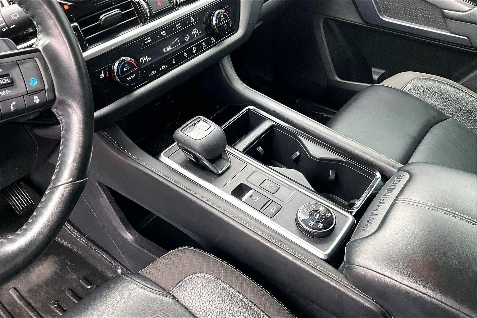 2022 Nissan Pathfinder SL