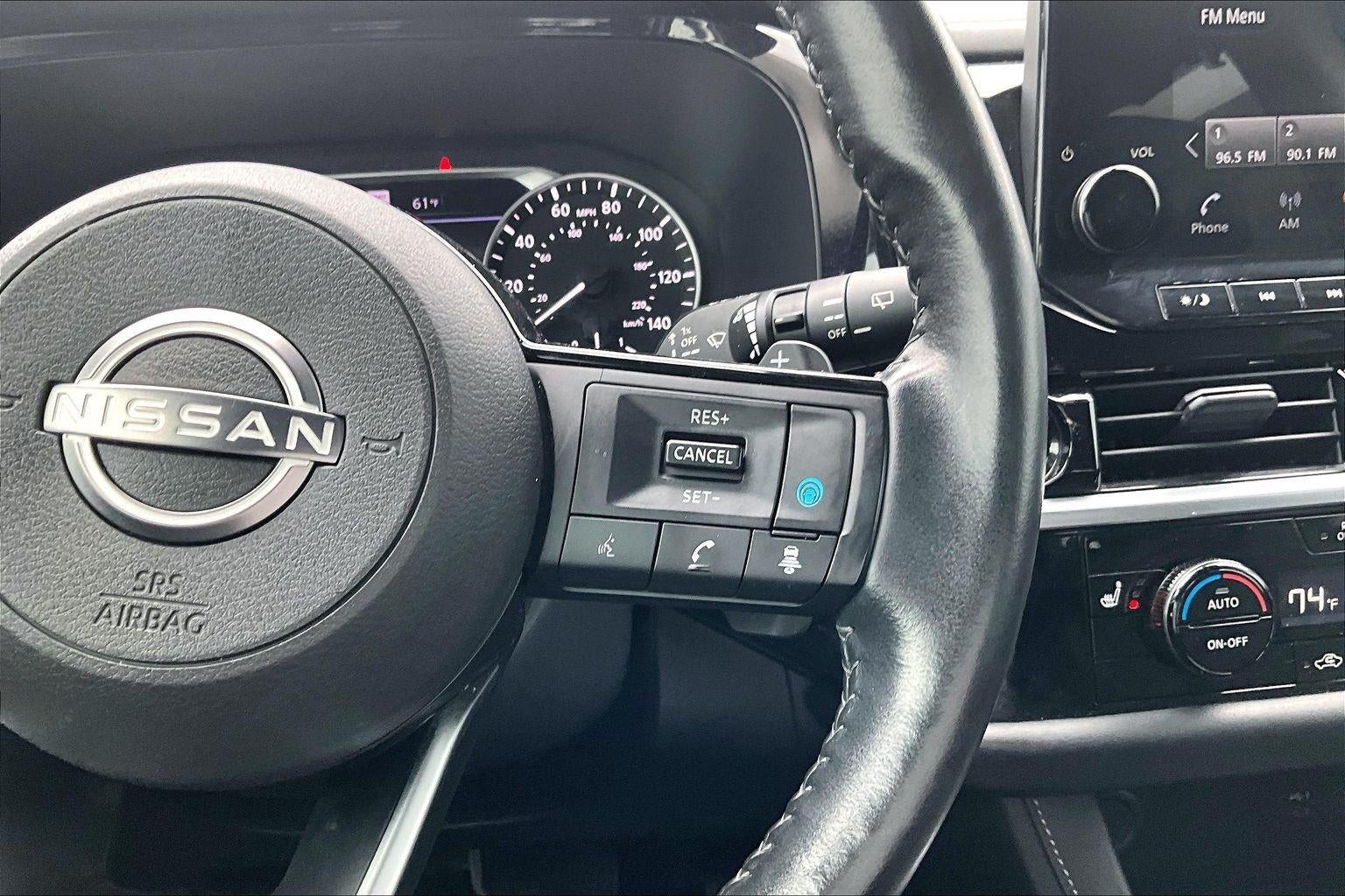 2022 Nissan Pathfinder SL