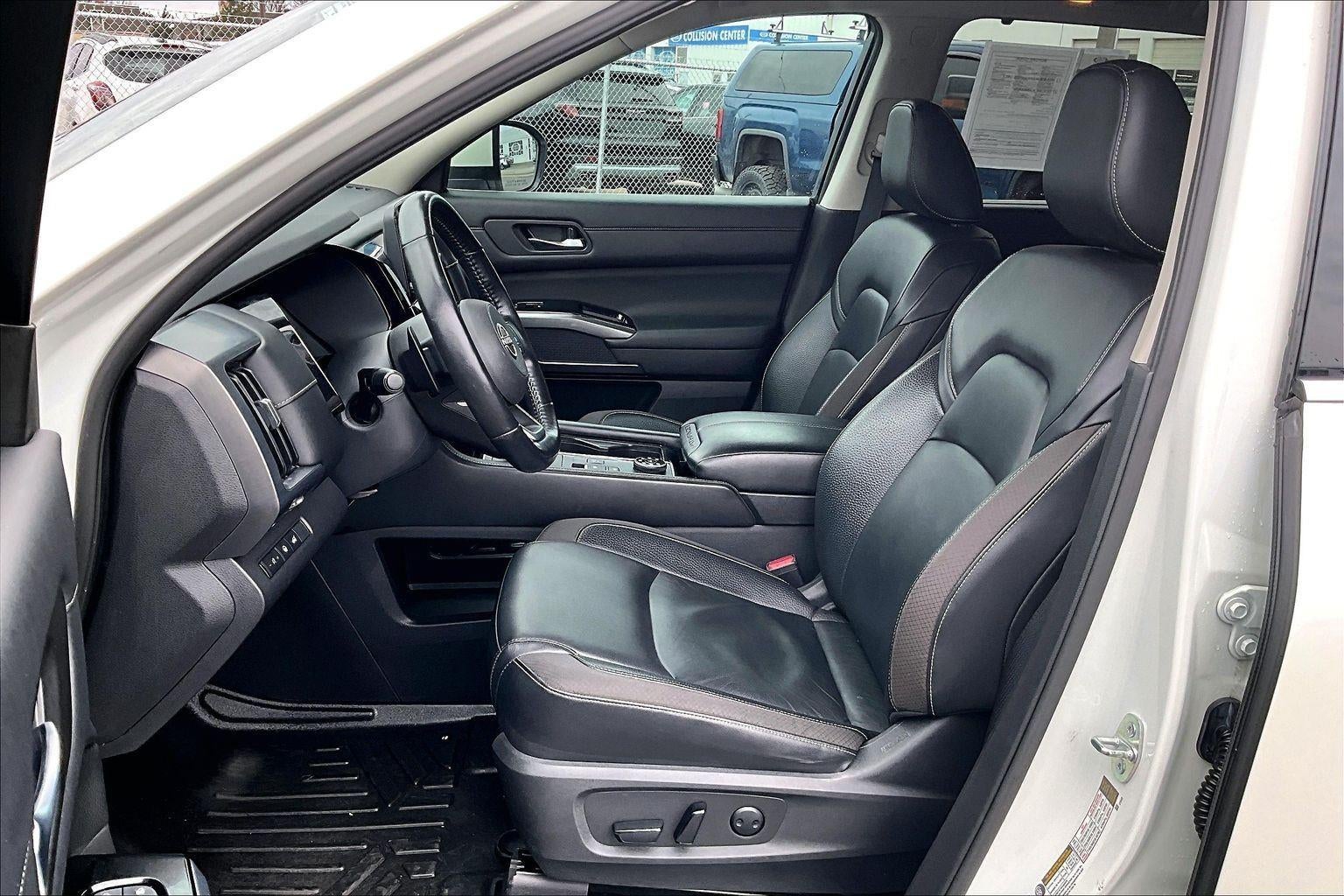 2022 Nissan Pathfinder SL