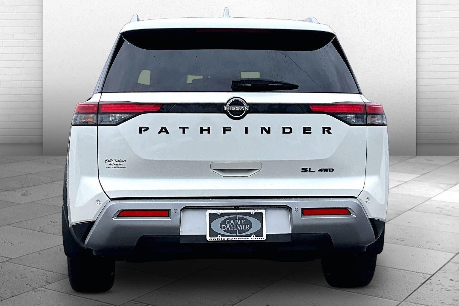 2022 Nissan Pathfinder SL