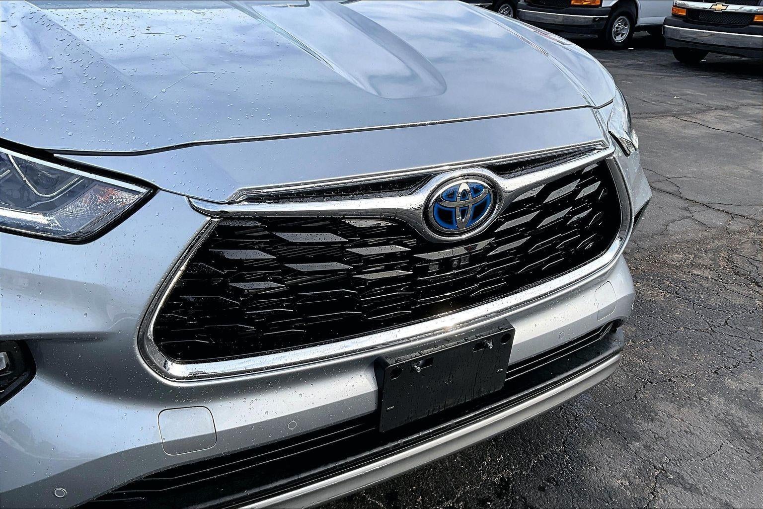 2021 Toyota Highlander Hybrid Platinum