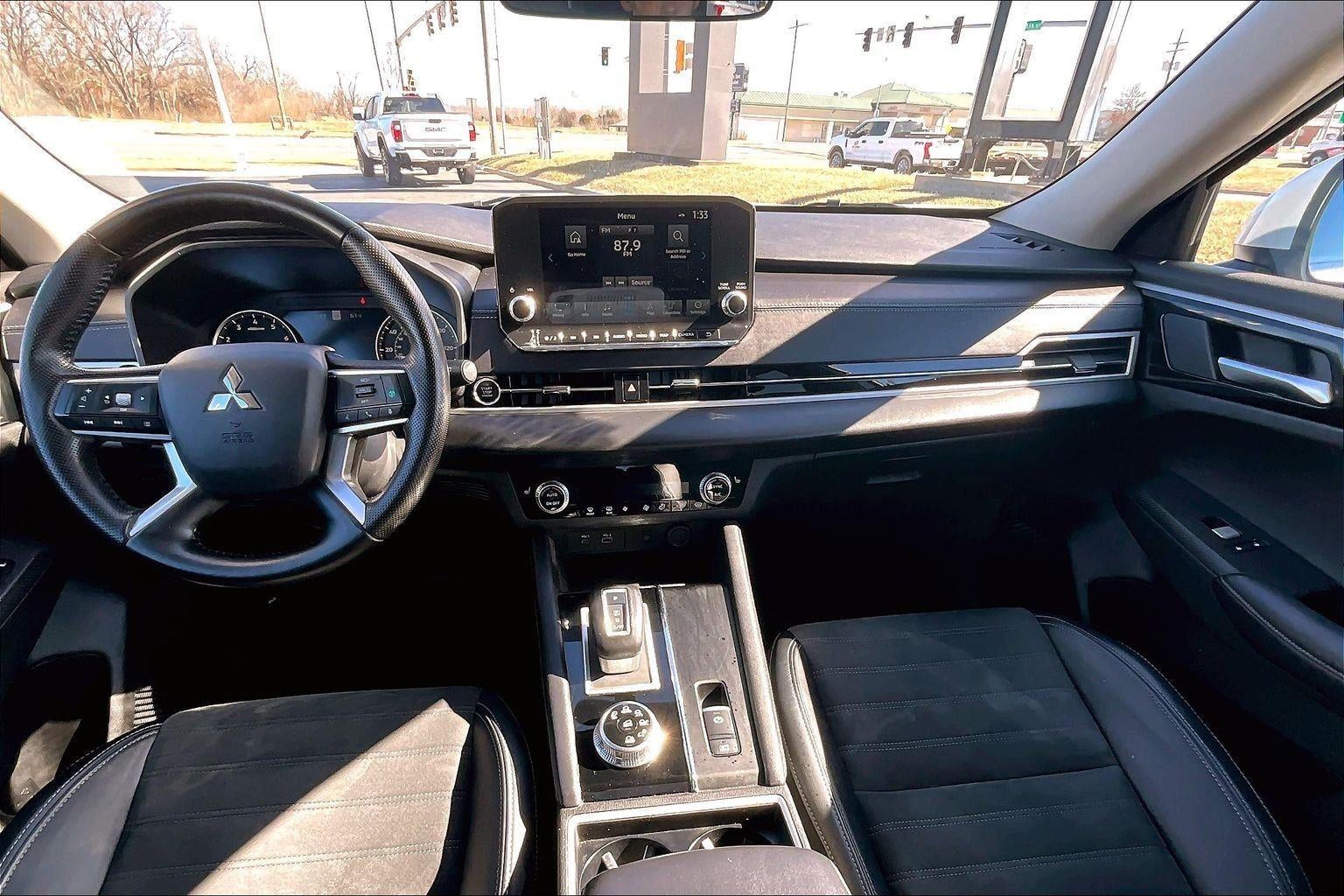 2024 Mitsubishi Outlander SE