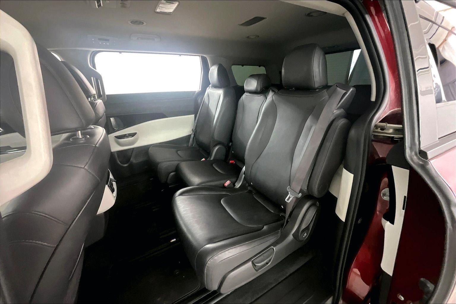 2023 Kia Carnival SX