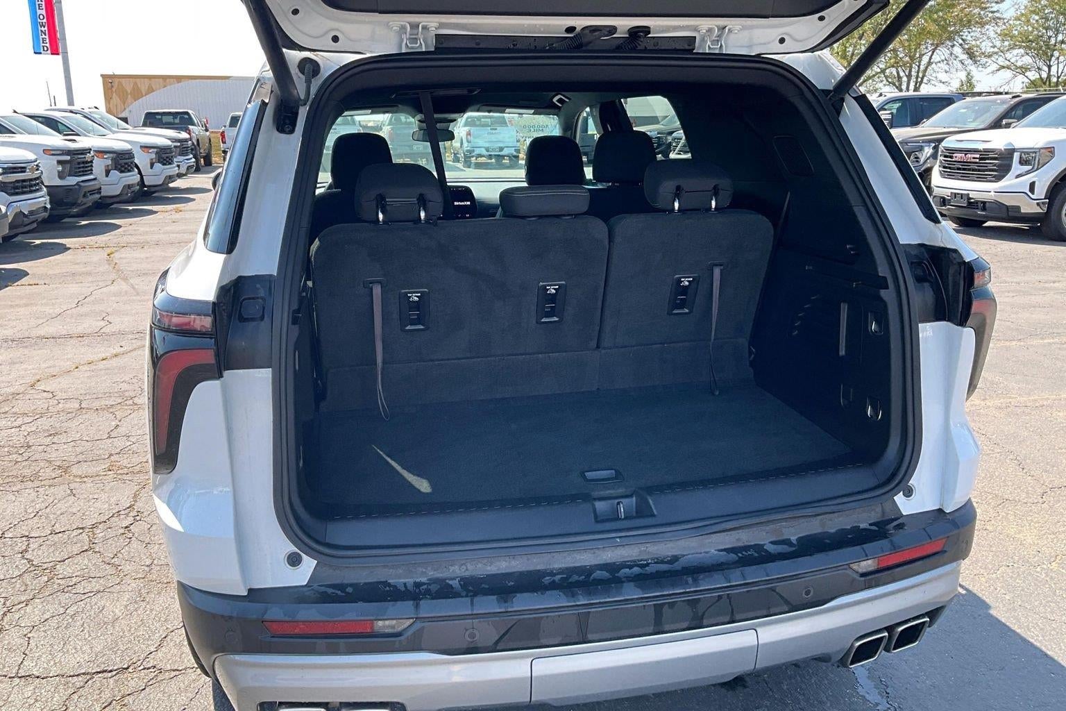 2024 Chevrolet Traverse LT