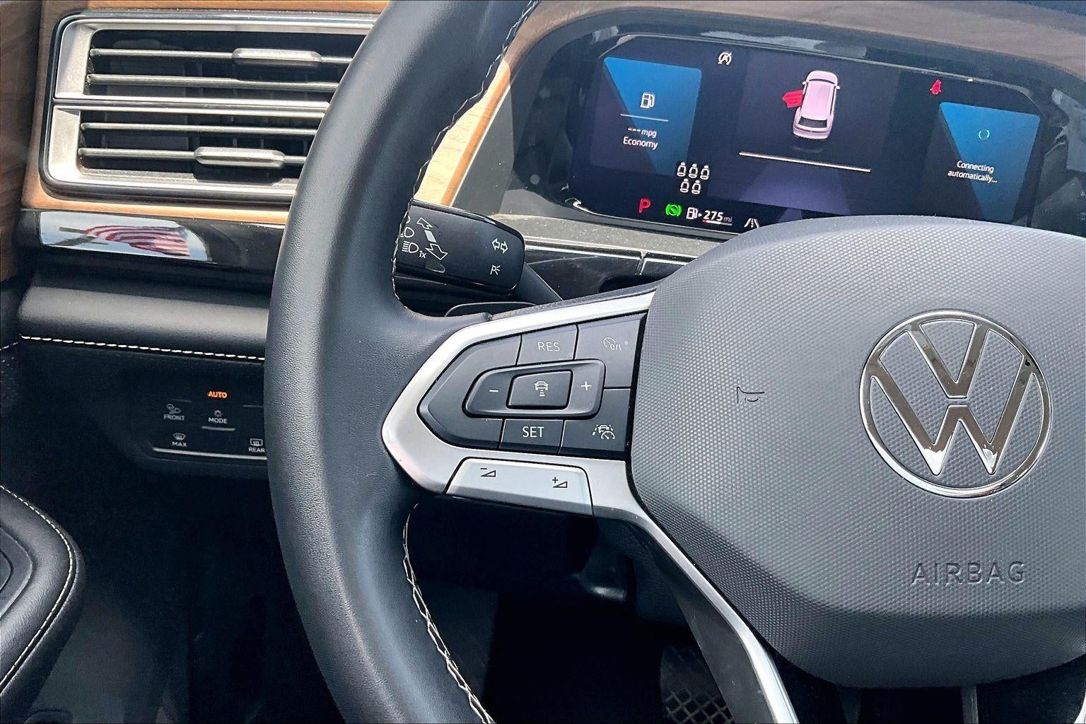 2025 Volkswagen Atlas 2.0T SE w/Technology