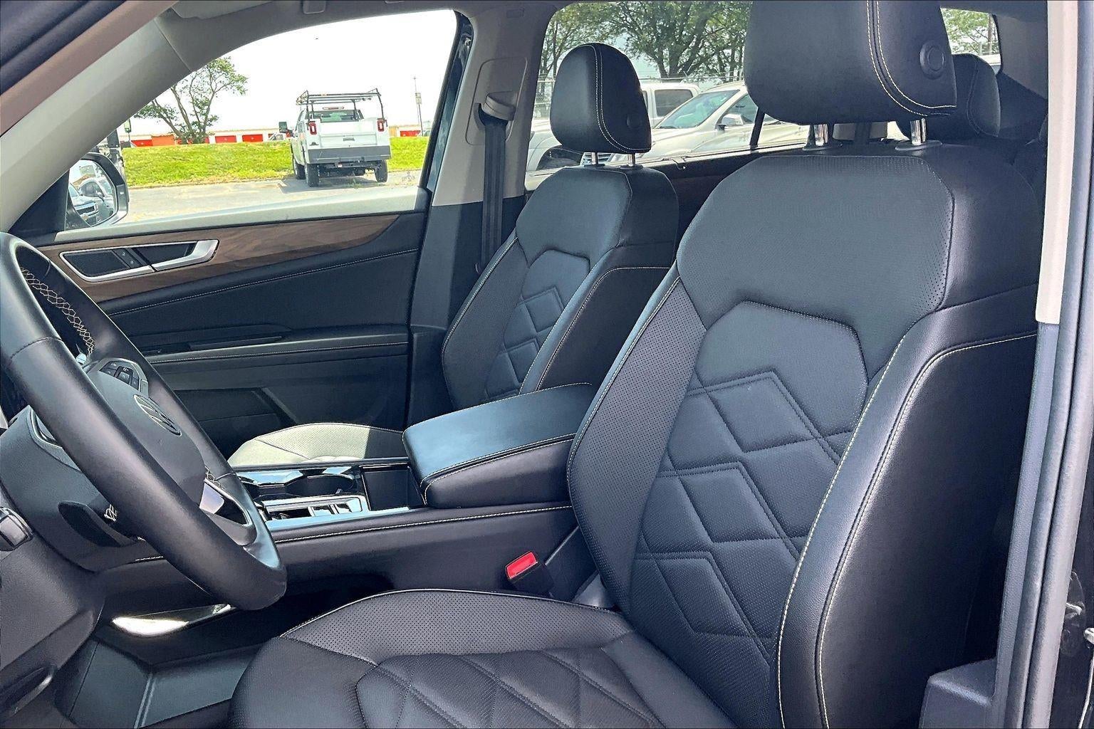 2025 Volkswagen Atlas 2.0T SE w/Technology