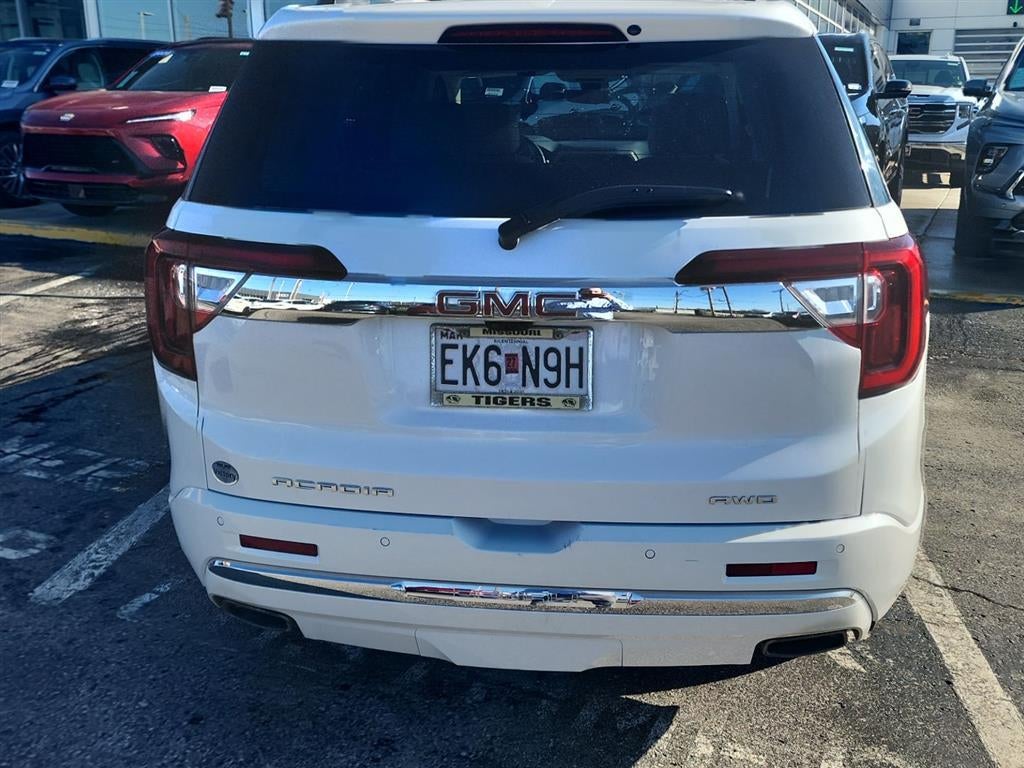 2023 GMC Acadia Denali
