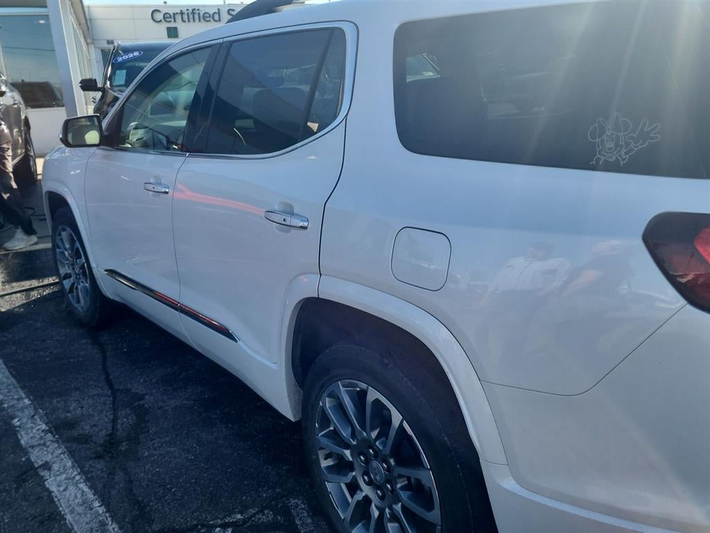 2023 GMC Acadia Denali