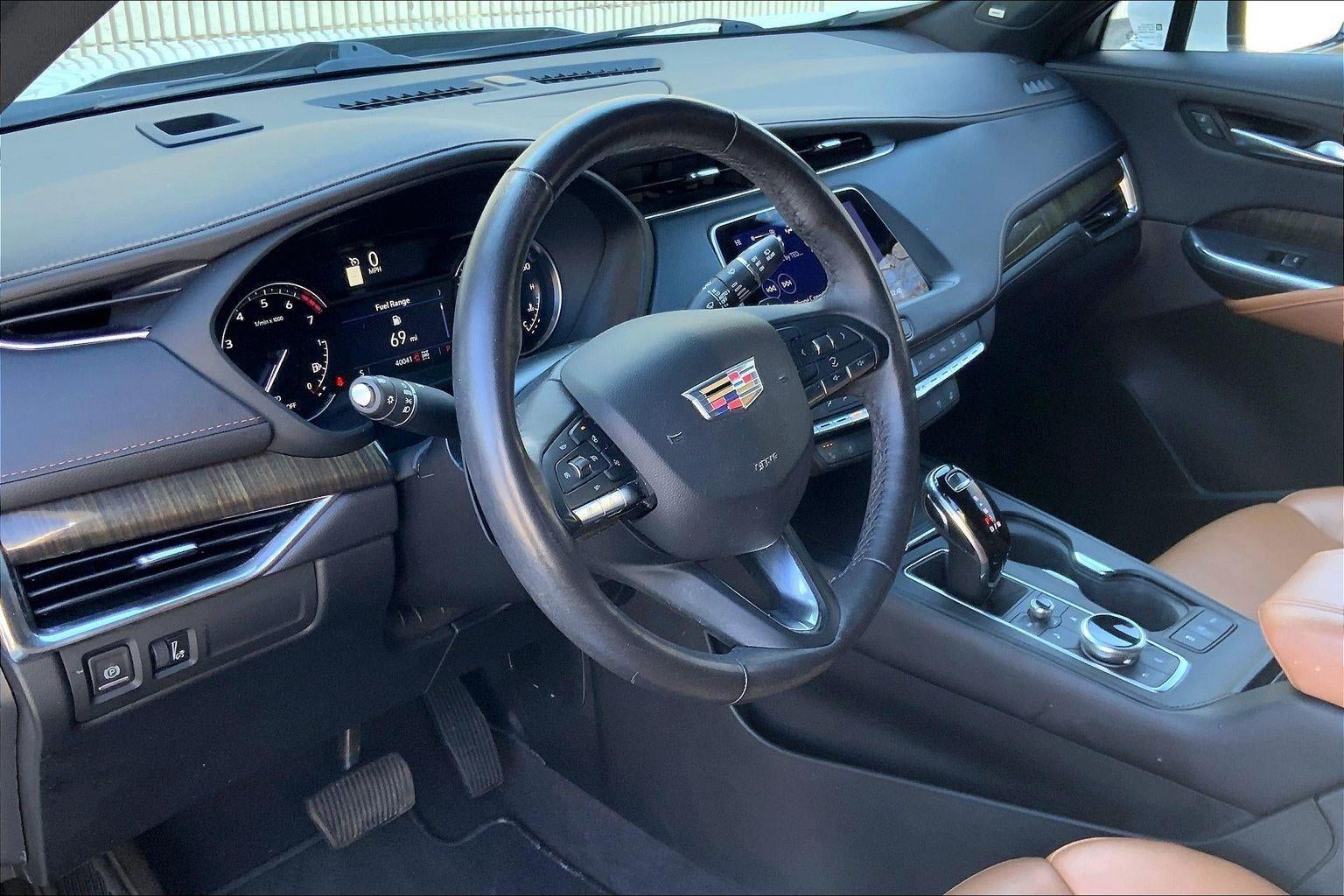 2023 Cadillac XT4 Premium Luxury