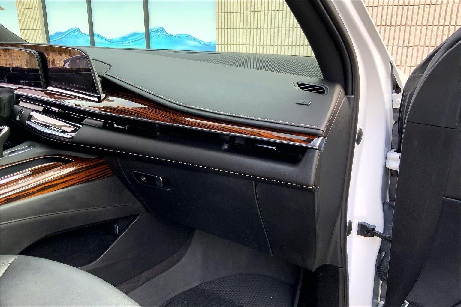 2023 Cadillac Escalade Luxury