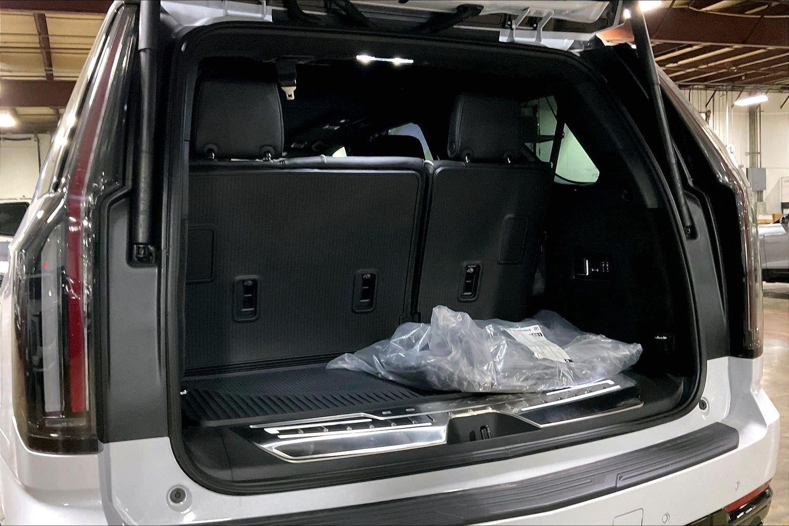 2027 Cadillac Escalade 4WD Platinum Sport