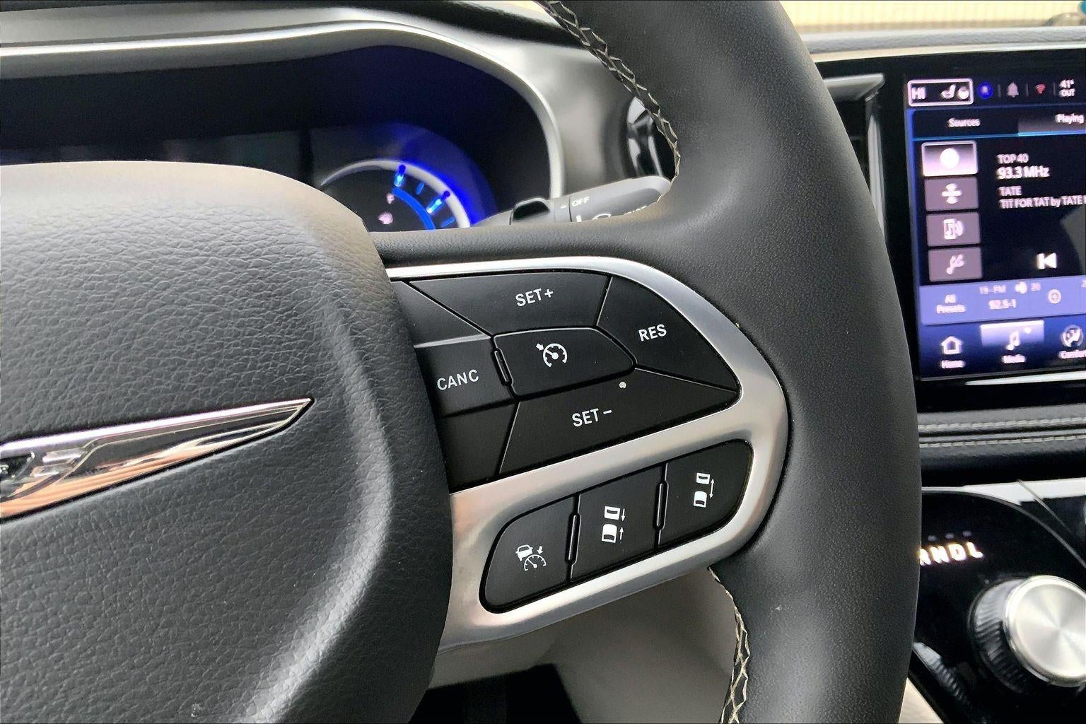 2024 Chrysler Pacifica Hybrid Select