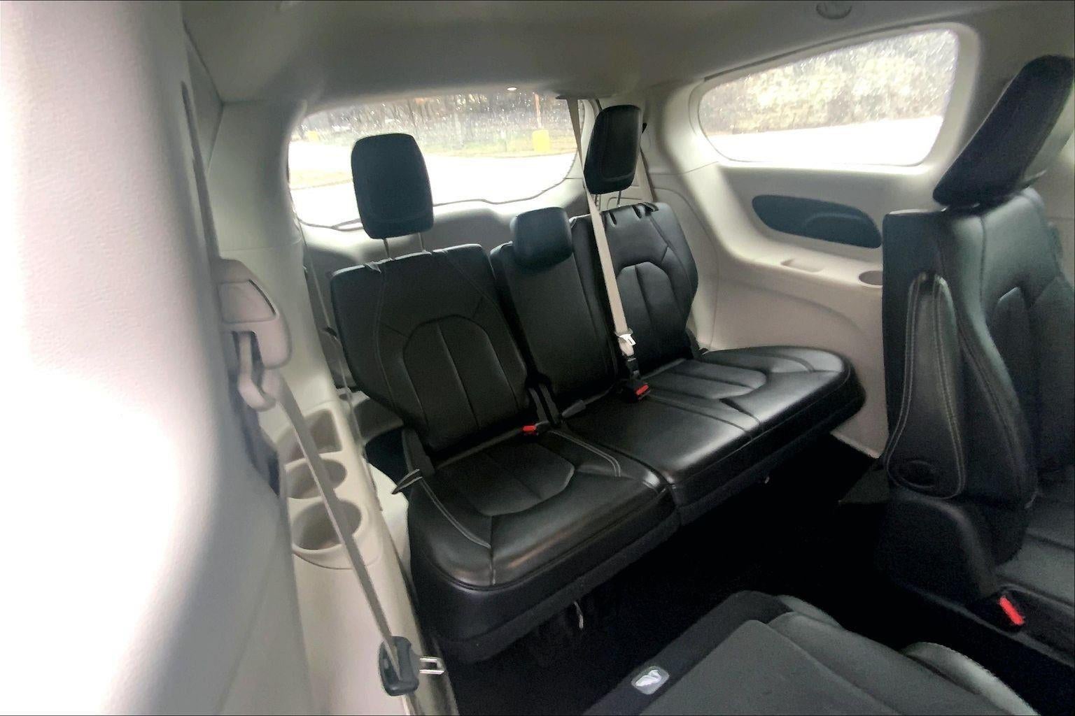 2024 Chrysler Pacifica Hybrid Select