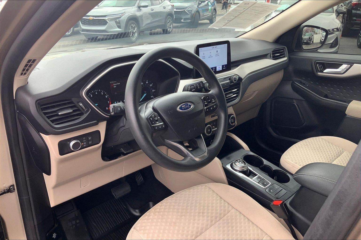 2020 Ford Escape SE