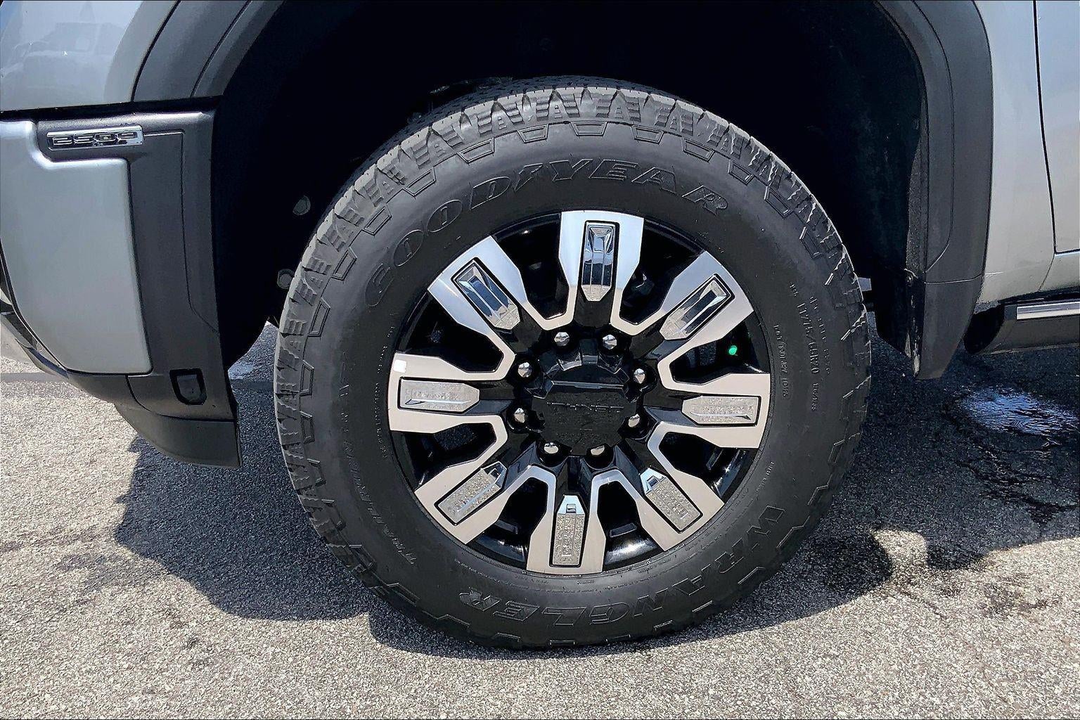 2025 GMC Sierra 2500 HD Denali
