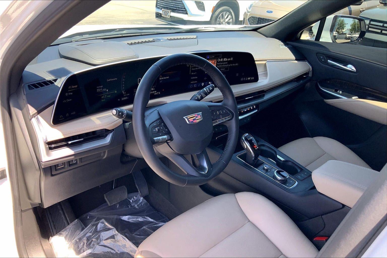 2025 Cadillac XT4 Premium Luxury