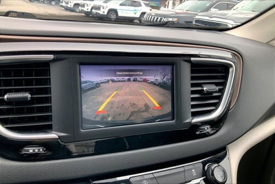 2024 Chrysler Voyager LX