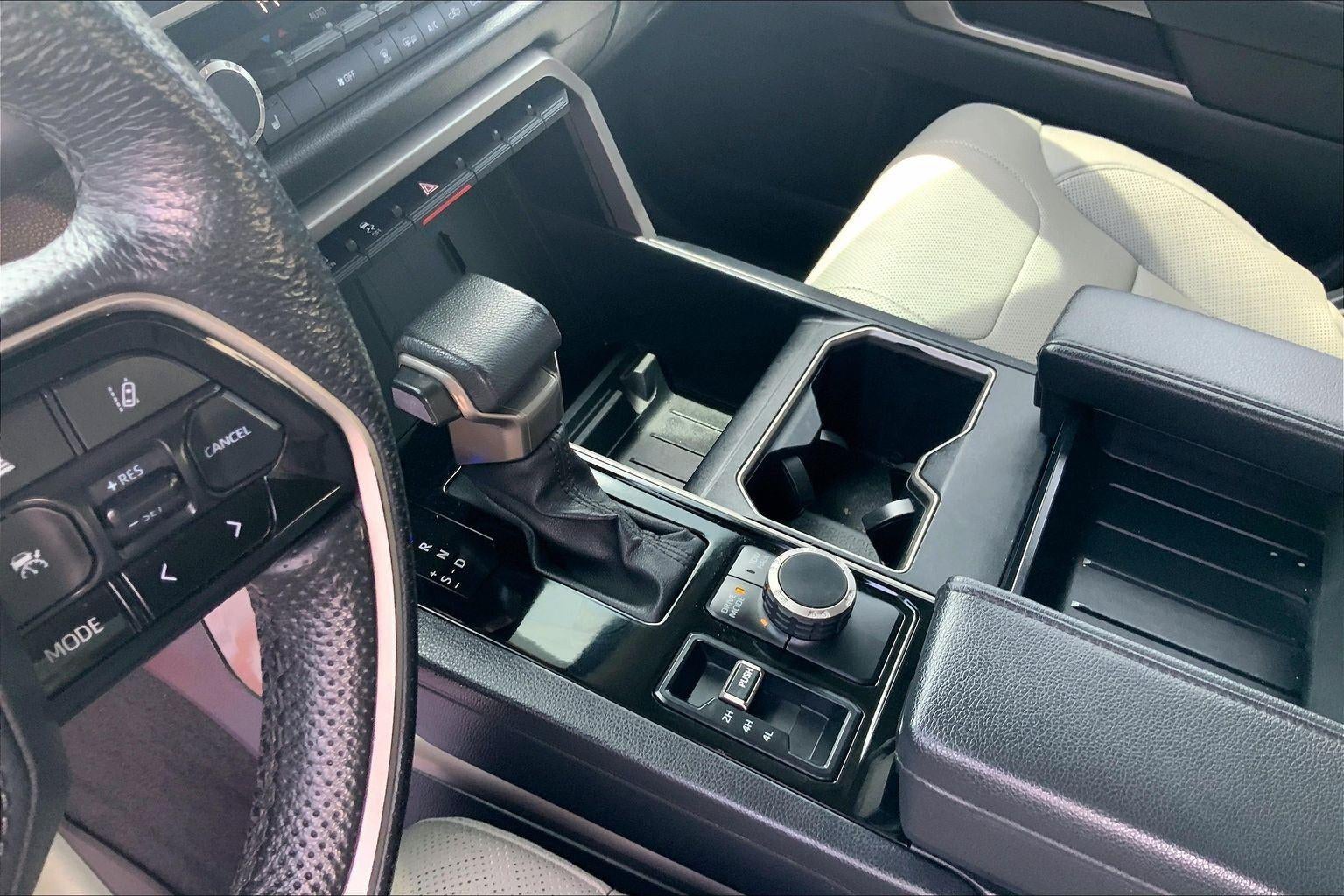 2022 Toyota Tundra 4WD SR5