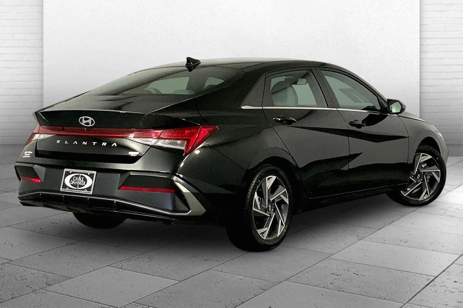 2025 Hyundai Elantra Hybrid Limited