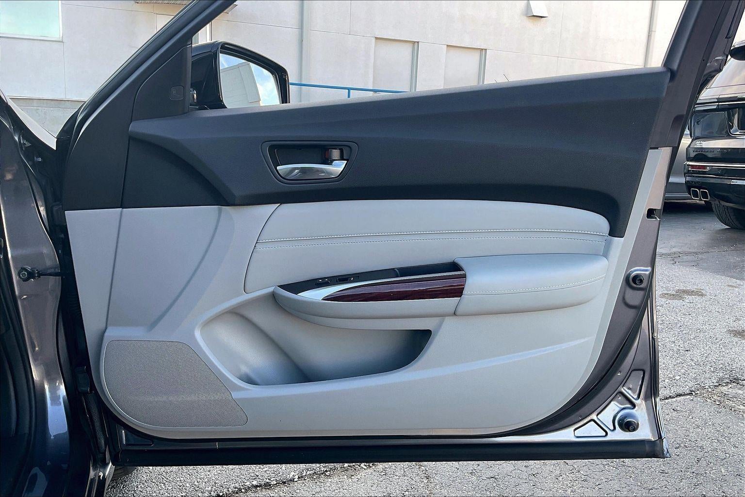 2017 Acura TLX V6 w/Technology Pkg