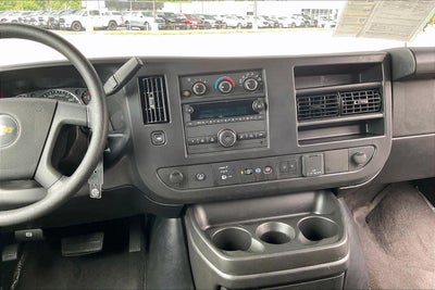 2025 Chevrolet Express Passenger 1LT