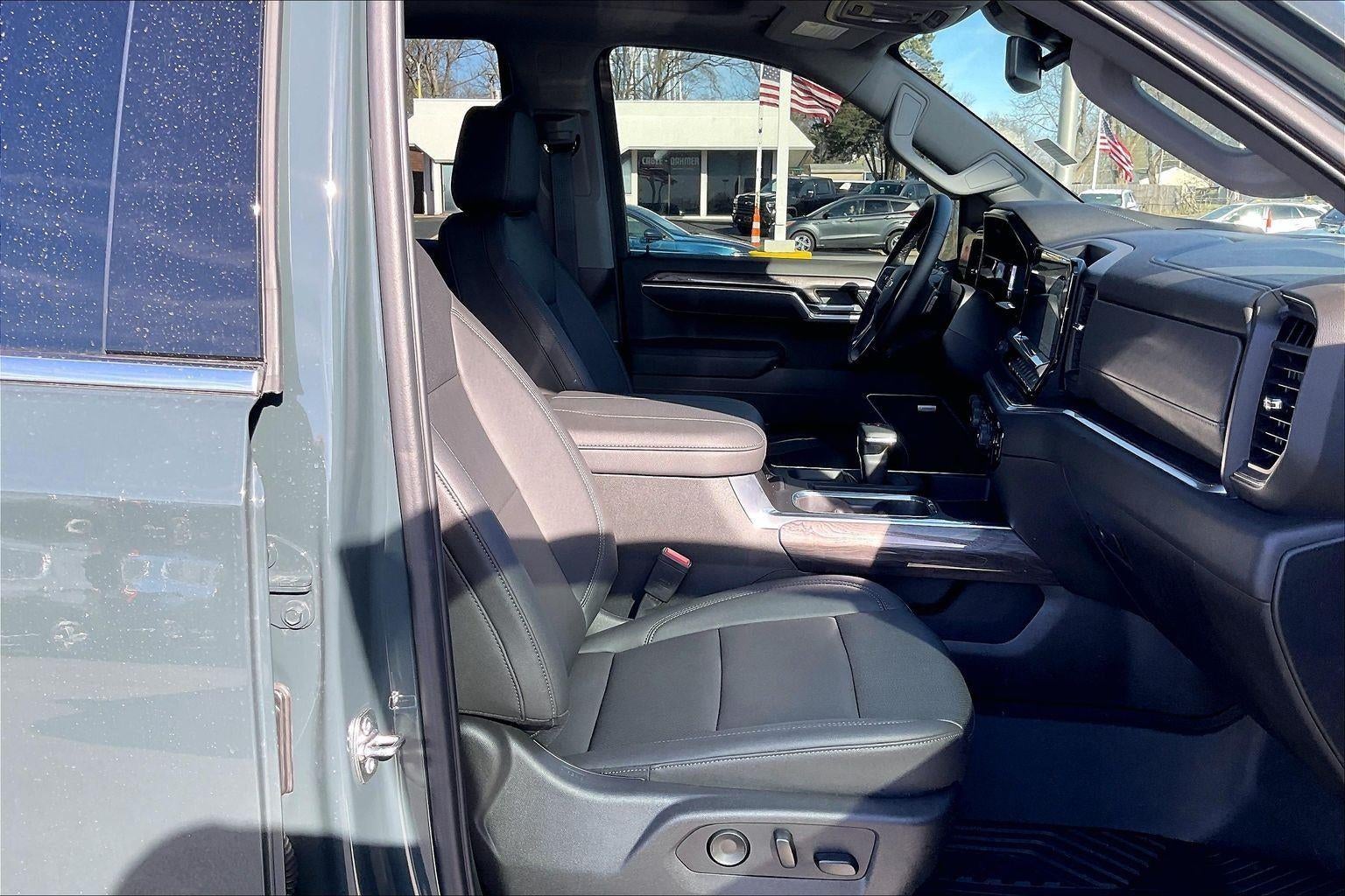 2025 Chevrolet Silverado 1500 LTZ