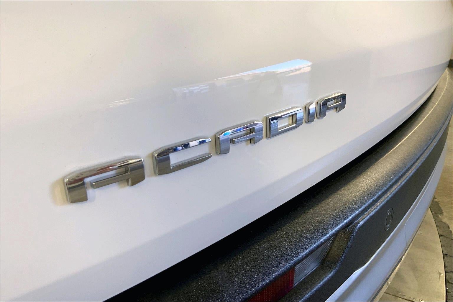 2025 GMC Acadia Elevation