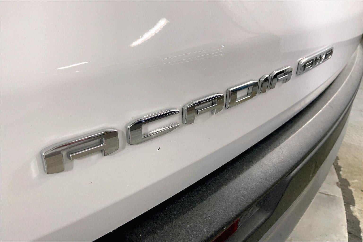 2025 GMC Acadia Elevation