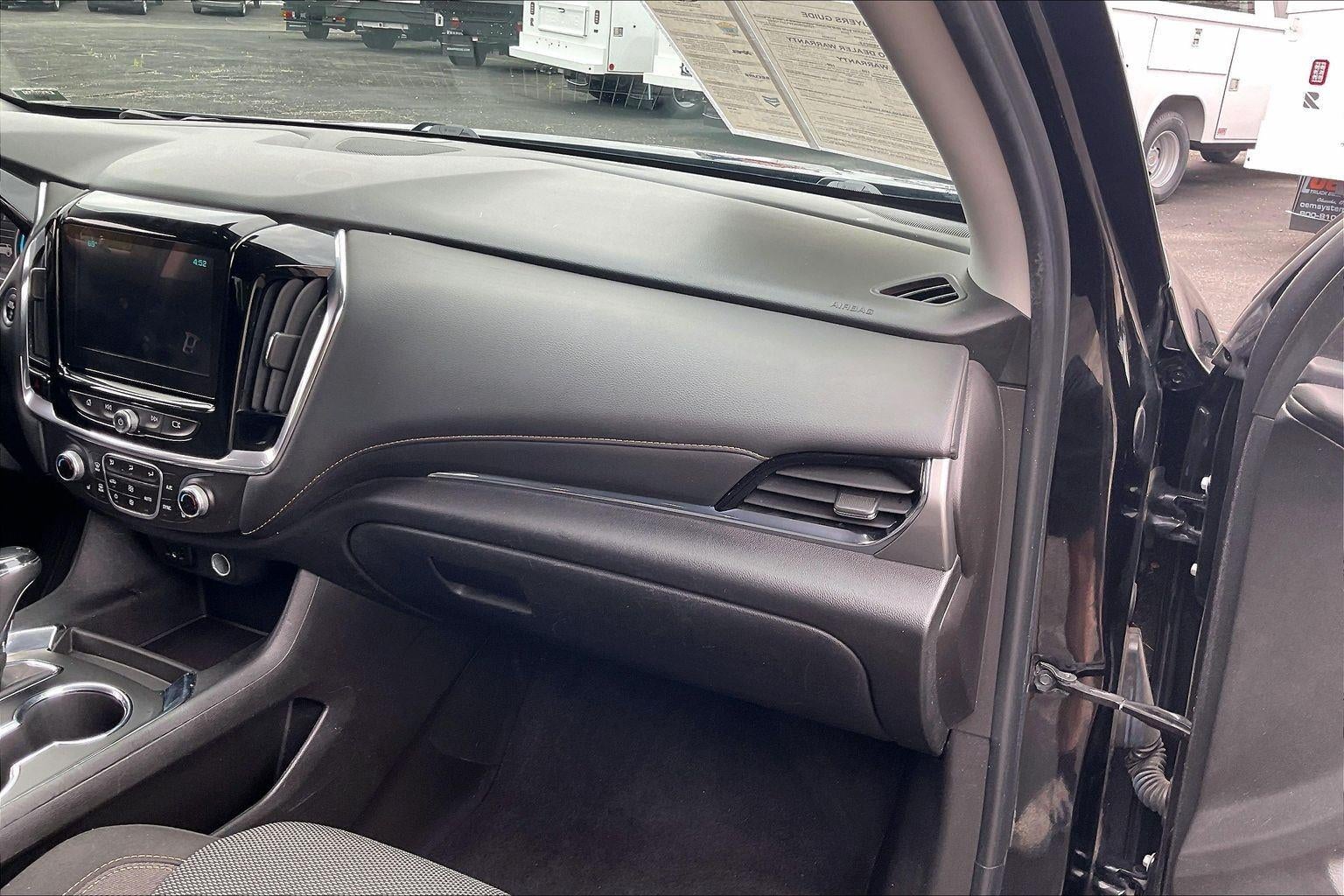 2018 Chevrolet Traverse LT Cloth