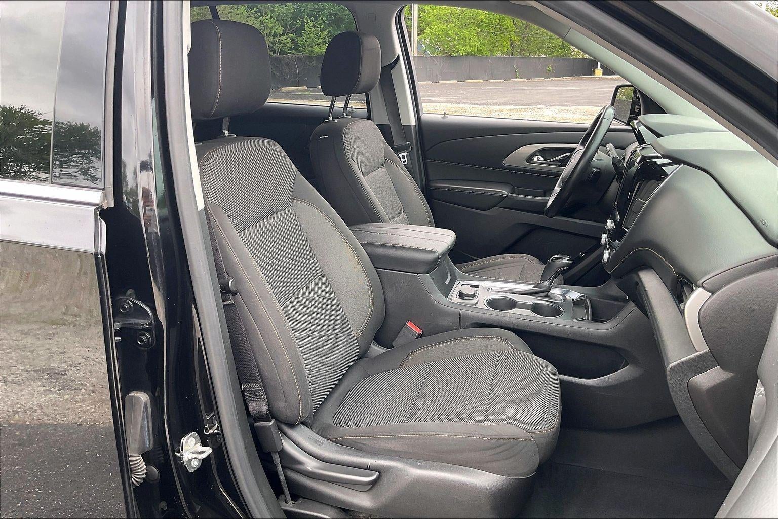 2018 Chevrolet Traverse LT Cloth
