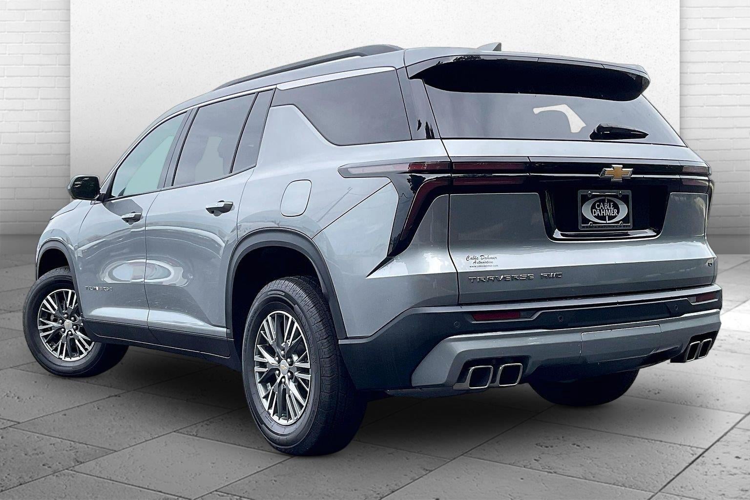 2024 Chevrolet Traverse LT
