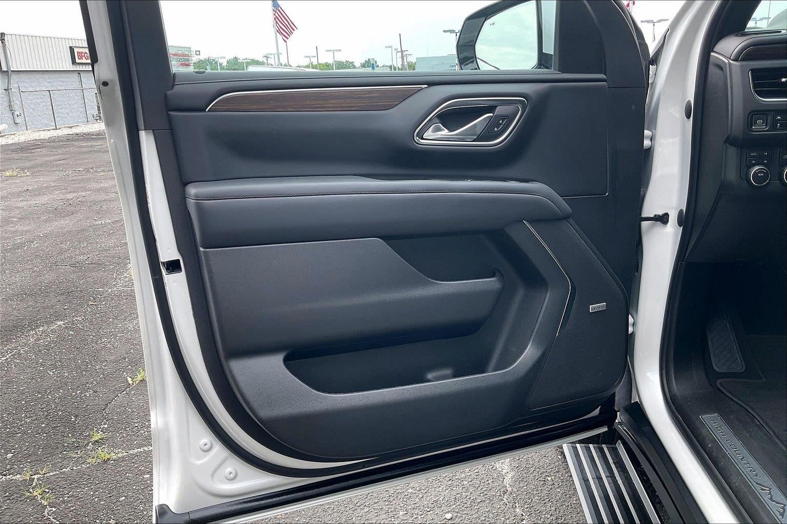 2023 Chevrolet Suburban High Country