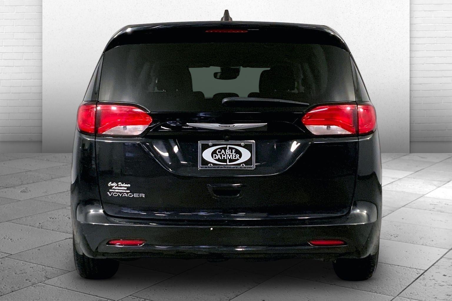 2023 Chrysler Voyager LX